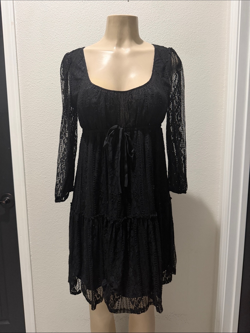 Bebe size S Black Lace Tie-Front Women's Dress